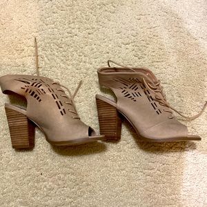 Size 7 1/2 wedge sandals